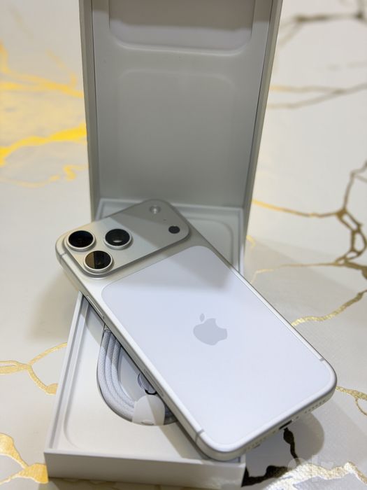 Продам оригинальный Apple iPhone 17 Pro Max 256 GB.