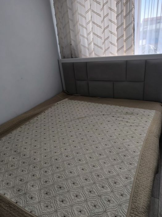 Спальный кровать