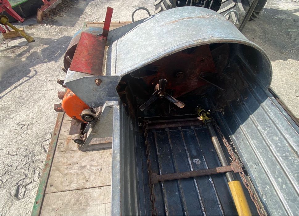 Imprastiat gunoi pt transporter tractor de munte