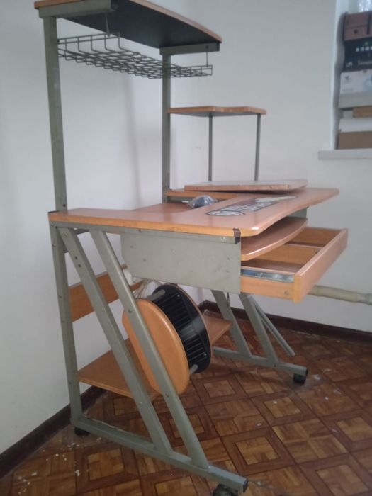 Компьютерный стол