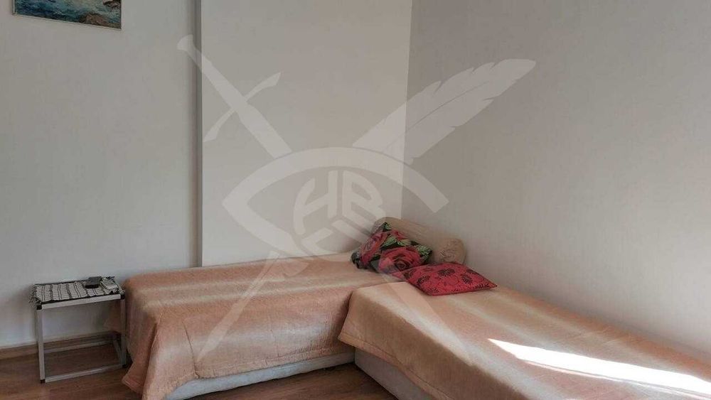 Едностаен - Център