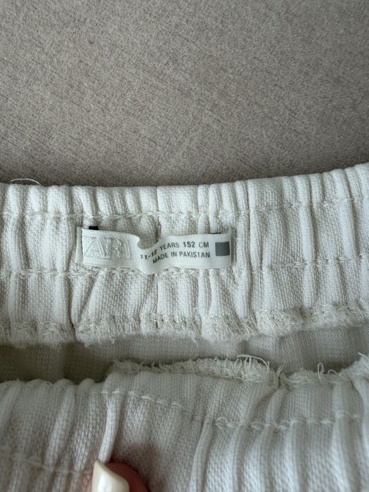 Двое белых шорт Zara, 152 см — хлопок + лён