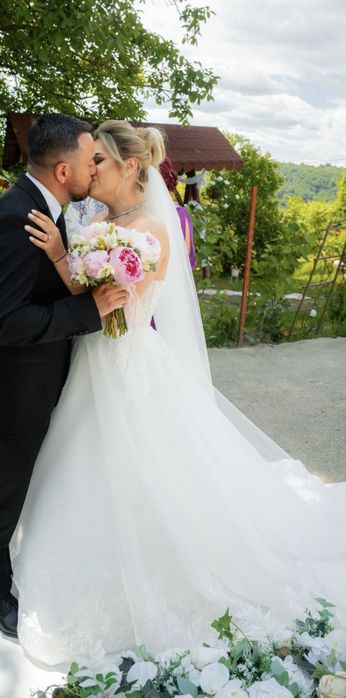 Vand rochie de mireasa