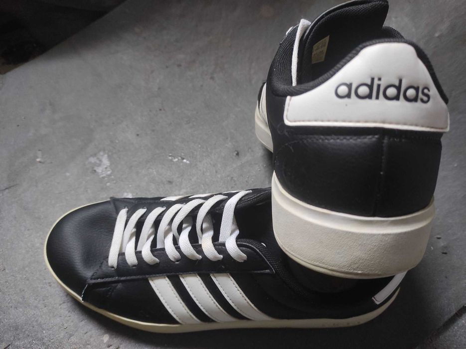 Оригинални маратонки Adidas