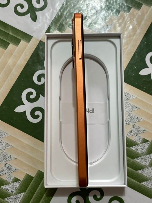 Айфон 17про макс, внутри программа АНДРОИД