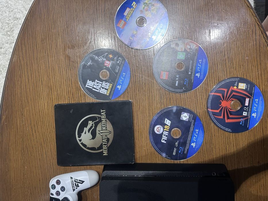 Playstation 4 slim