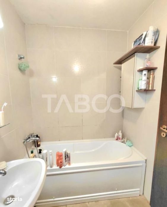 Apartament cu 2 camere decomandat de vanzare in Borhanci cu terasa