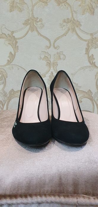 Замшевые туфли чёрные