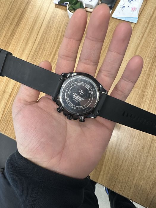 Мъжки часовник на DETOMASO