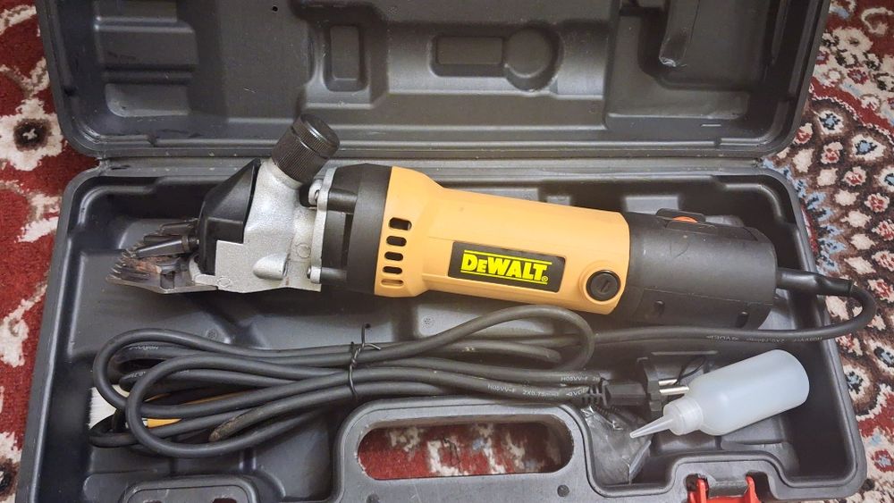 Quyni Yungini oladigon Moshinka