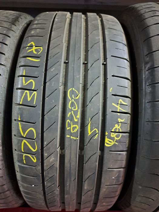 2 anvelope 225/35 R18 Continental