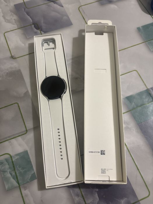 Часы Samsung Galaxy Watch 5