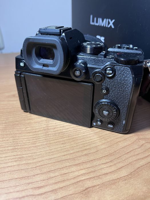 Lumix S5