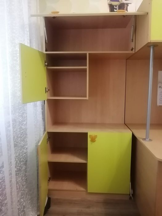 Комплект мебели в детскую