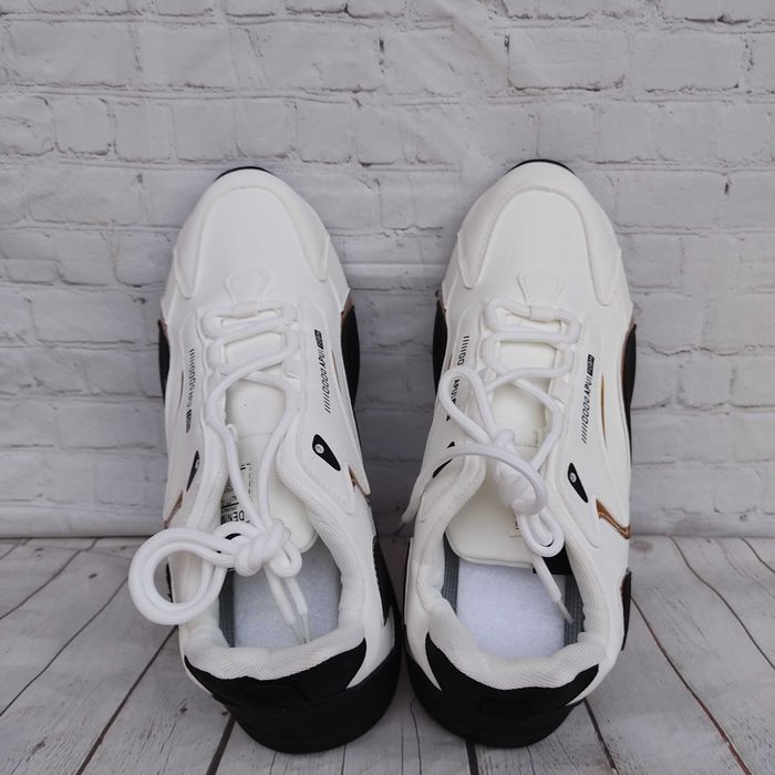 Мъжки спортни обувки - размер 45