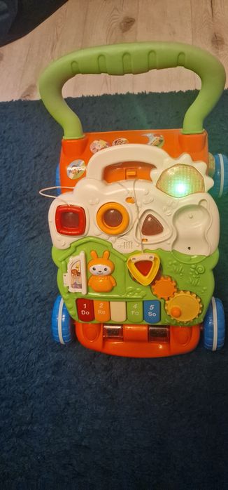 Vând premergător super distractiv și educativ, ideal pentru bebe