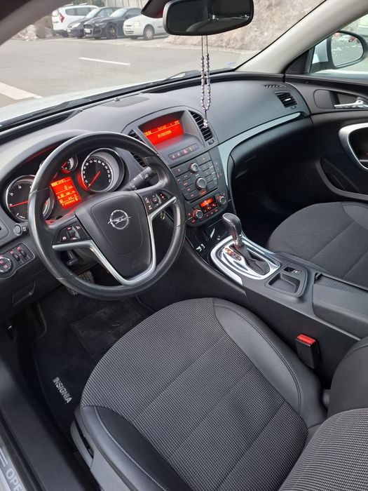 OPEL Insignia 2012