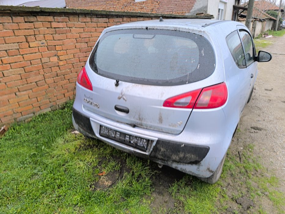 На части Mitsubishi Colt