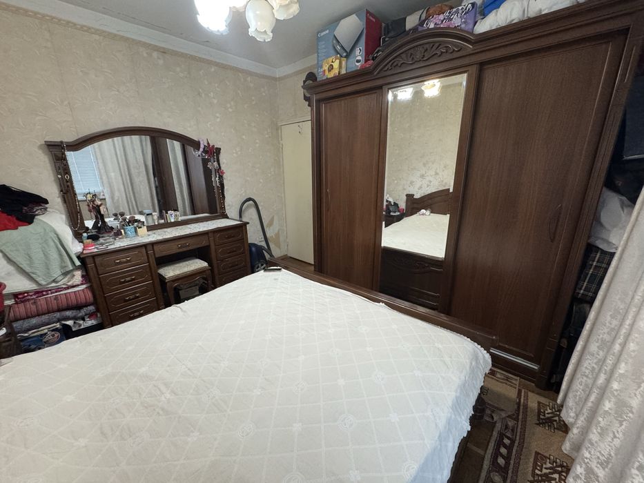 Продается спальный гарнитур в отличном состоянии