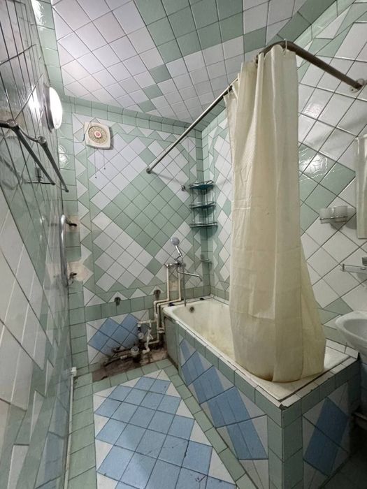 Продаётся квартира , сергели 2  3/5/9