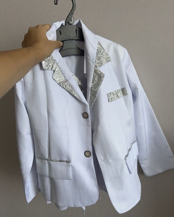 Продам костюм на мальчика