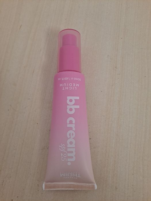 Forderm..fiole..cutia este noua..cadou un bb cream..