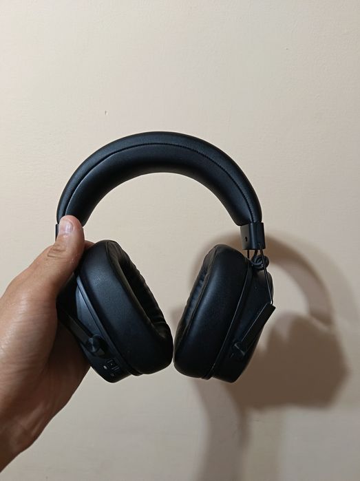 Продам наушники новые