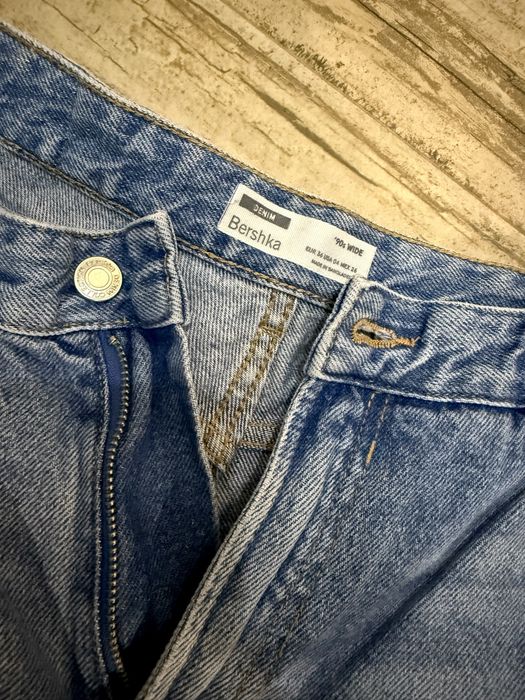 Дънки с широки крачоли на Bershka