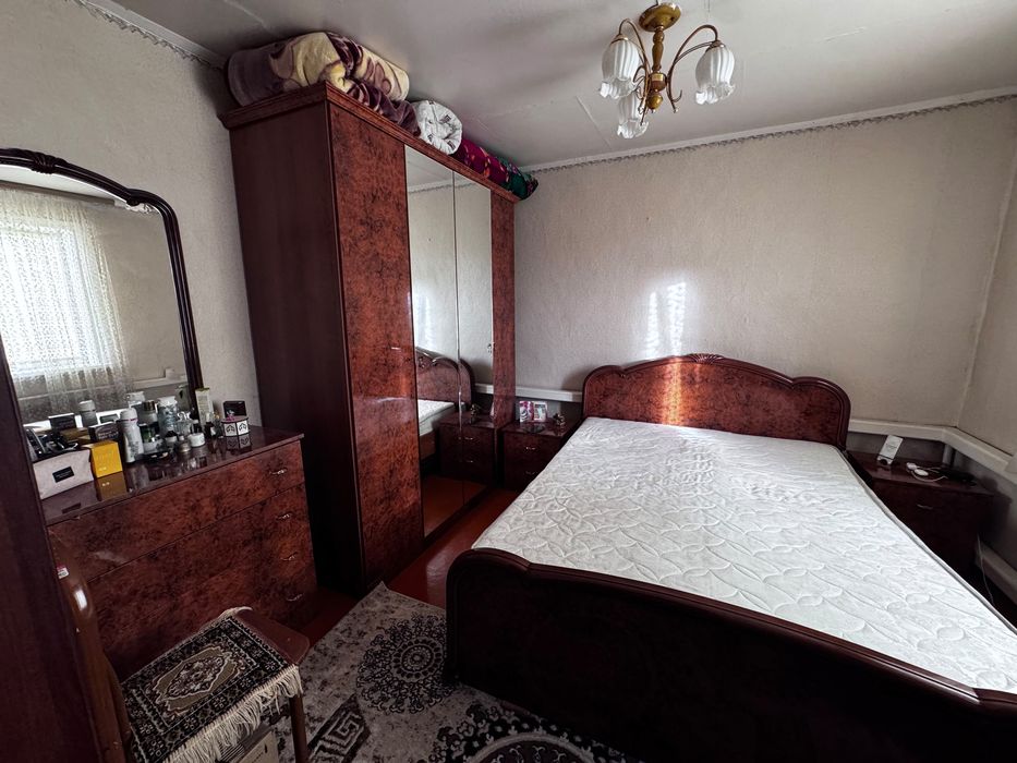 Продам спальный гарнитур