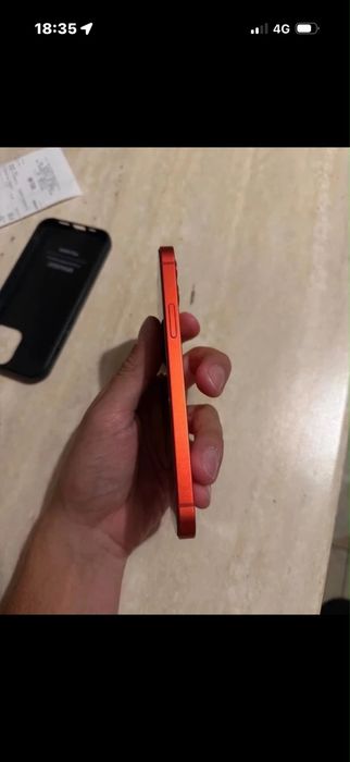 Iphone 12.