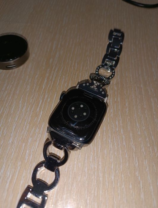 Apple watch series 8