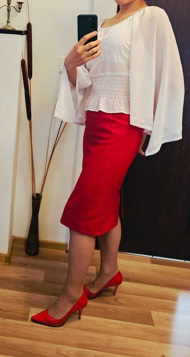Fustă de stofă, culoare rosie