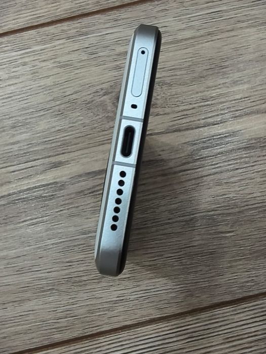 Срочно продам xiaomi 14 ultra