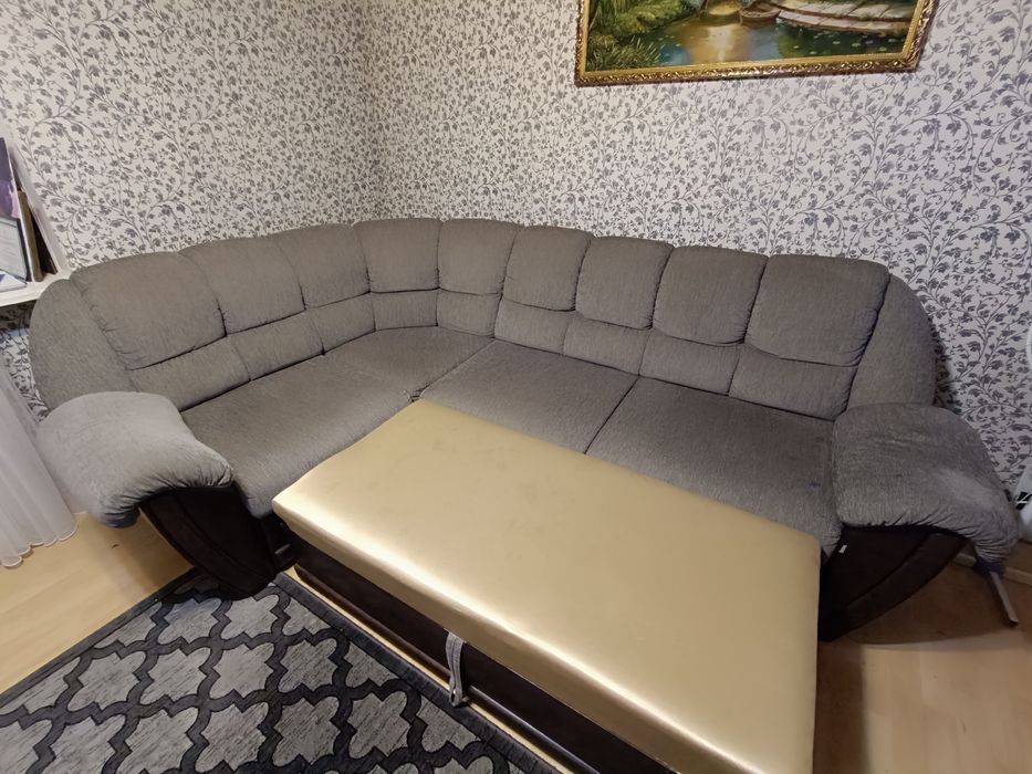 Мягкий угловой диван