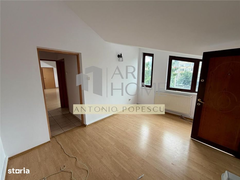 Spatiu comercial  stradal S+P+1+M, ultracentral, Ploiesti.