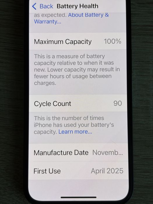 Apple iPhone 16e 128 GB Black - 100% батерия, гаранция, като нов