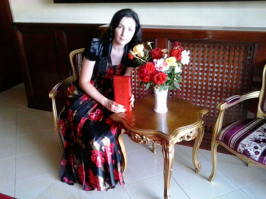 vand rochita foarte eleganta, material finut