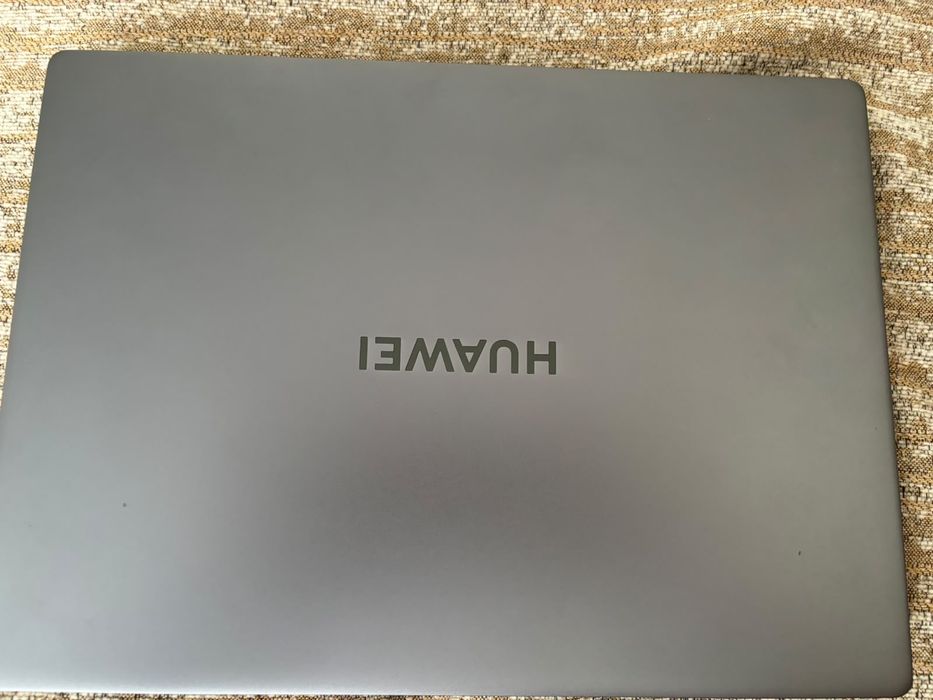 Ноутбук Huawei Matebook