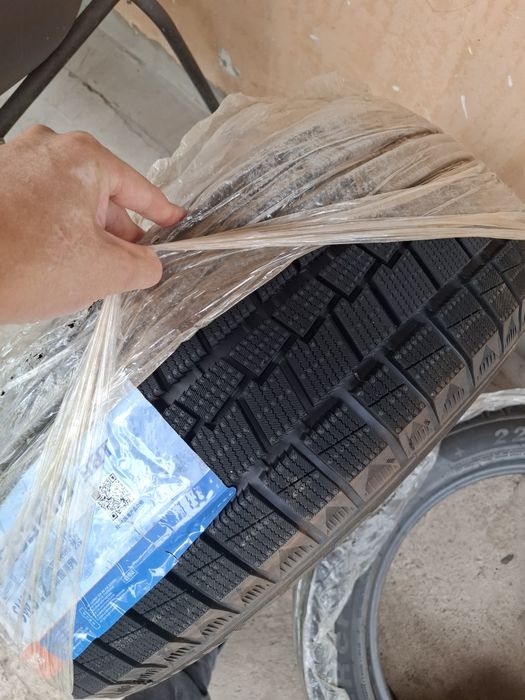 Продам зимние новые балоны