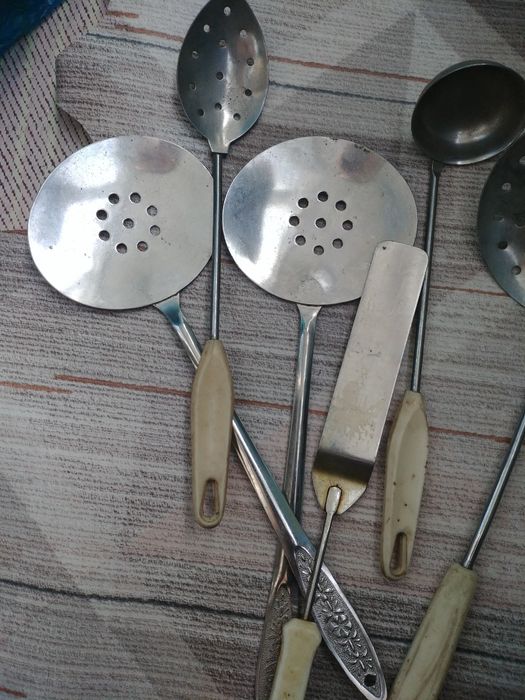 Продаю столовые приборы