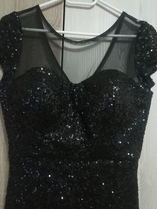 Rochie paiete superbă!