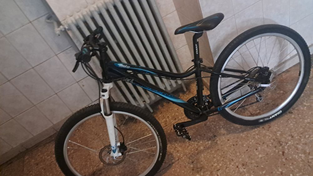 Bicicletă Giant Revel w 2018