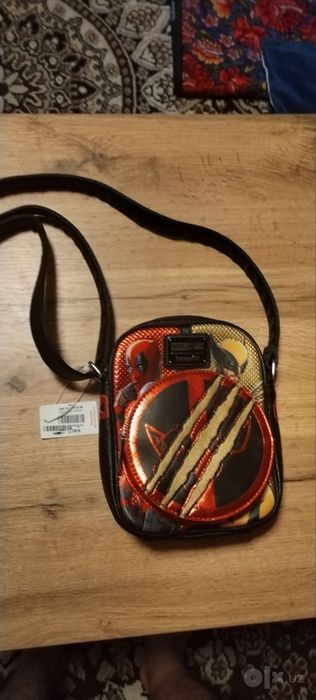 Наплечная сумка бренда Loungefly Marvel