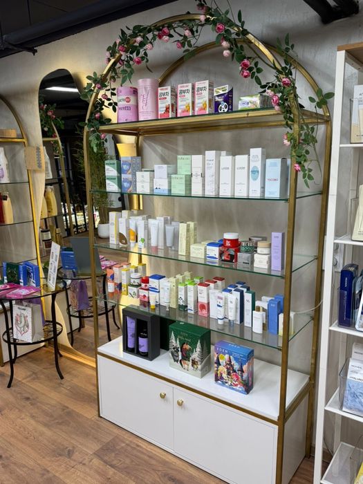 Стелажи для косметики