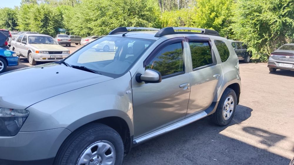 Продаю машину Renault Duster