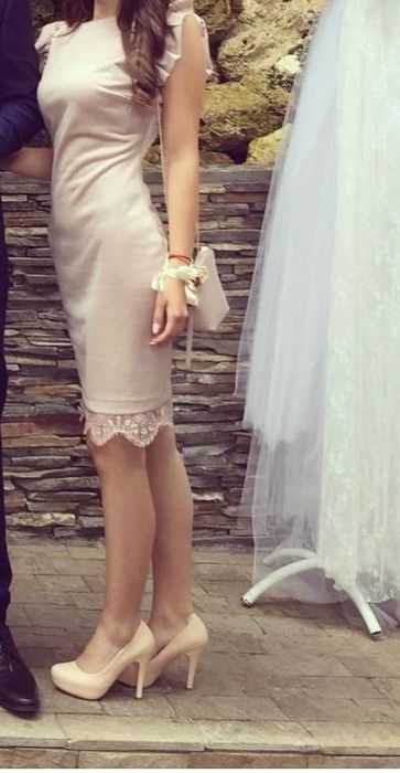 Елегантна розова рокля