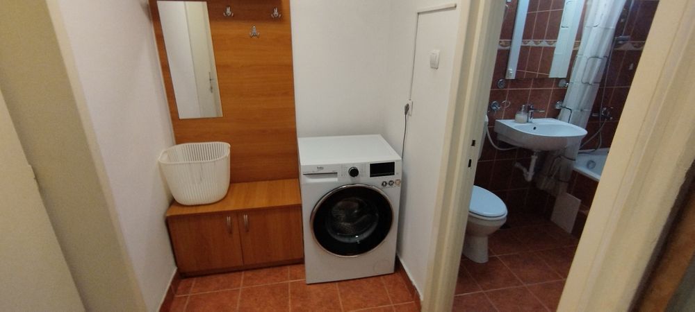 Proprietar inchiriez apartament 3 camere