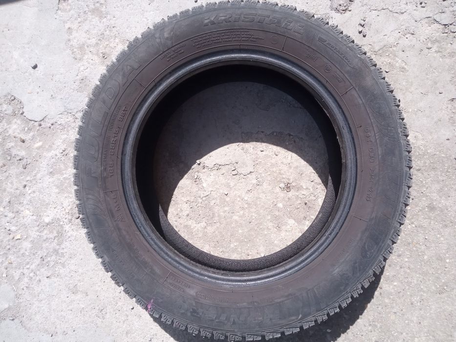 Комплект Зимни Гуми 4 Броя 185/65 х 15" Цола Много Запазен Грайфер