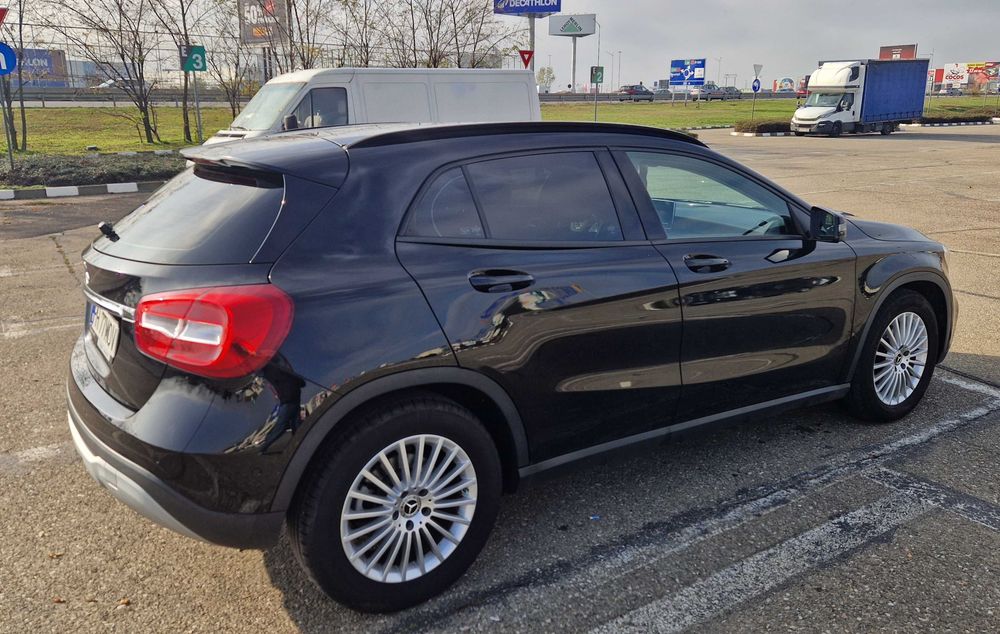 Mercedez Benz GLA 180 2019