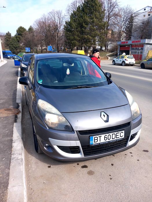 Vând Renault Scenic an 2012